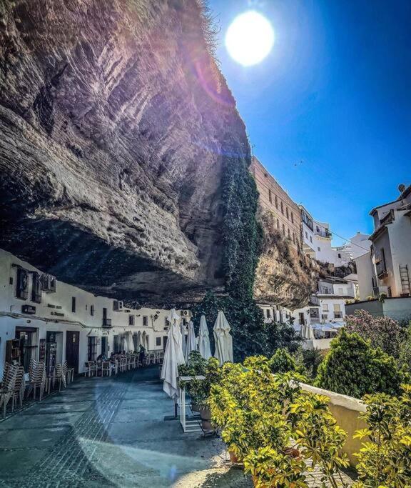 Casa Cueva La Luna Setenil De Las Bodegas Eksteriør billede